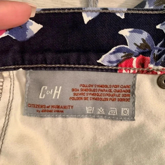 Citizens Of Humanity Chloe Floral Cutoff Shorts 29 - Picture 8 of 10